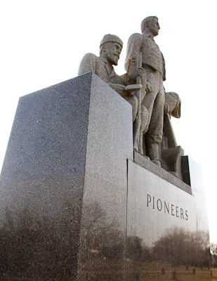 Pioneers Statue Riverfront Park Mississippi River